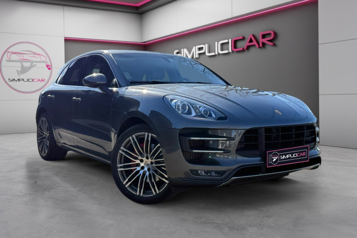 PORSCHE MACAN
