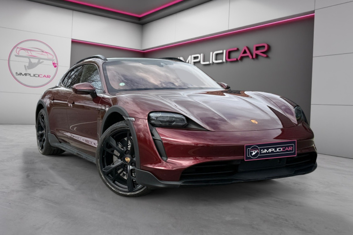 PORSCHE TAYCAN 